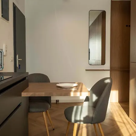 Joy Nicolae Iorga 3 Appartement *