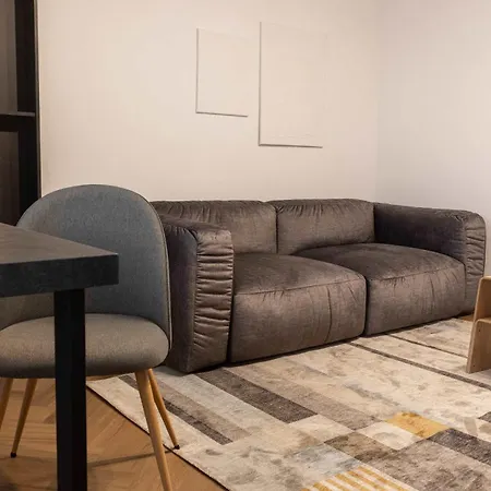 Joy Nicolae Iorga 3 Apartamento